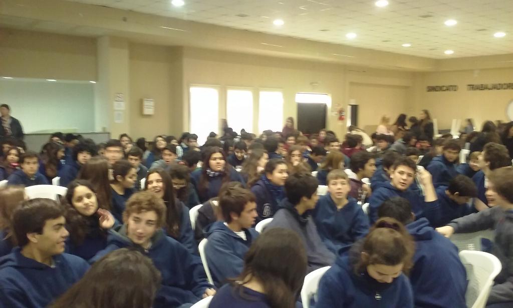 CpitanSto's tweet photo. 08/07 jornada CPA-Educación "La voz de nuestros jóvenes". Poniendo en práctica la guia "Docentes en Prevención".!! http://t.co/PTLIhsfQQl
