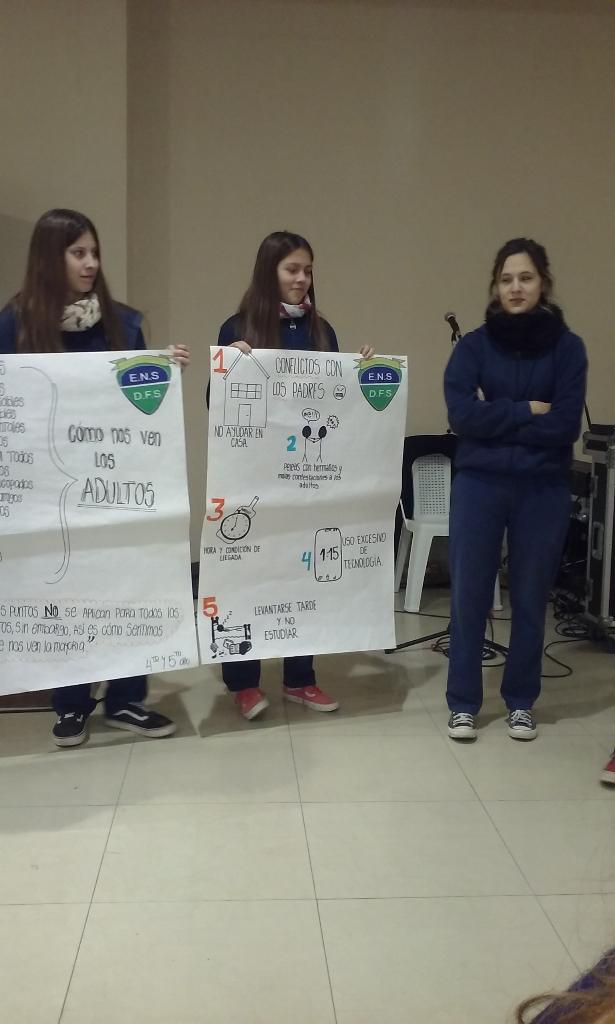 CpitanSto's tweet photo. 08/07 jornada CPA-Educación "La voz de nuestros jóvenes". Poniendo en práctica la guia "Docentes en Prevención".!! http://t.co/PTLIhsfQQl