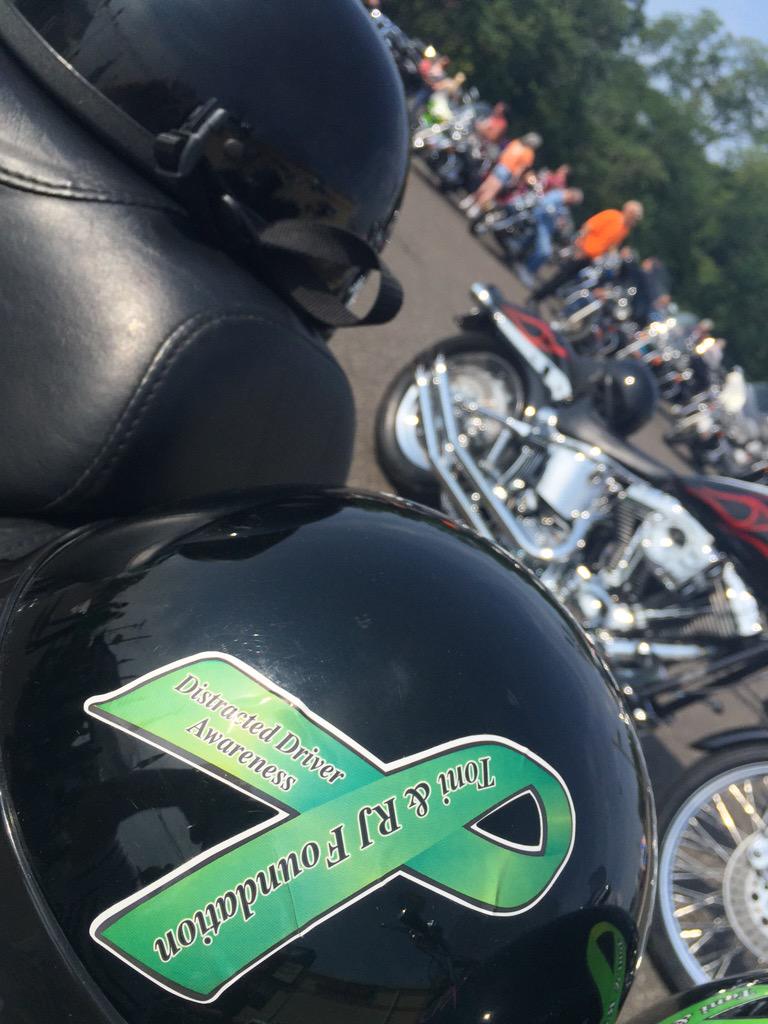phillyshooter's tweet photo. Motorcycle ride to support distracted driving awareness @Barbs_HD in memory of @ToniAndRJ @FOX29philly http://t.co/1WBPC0eDO6