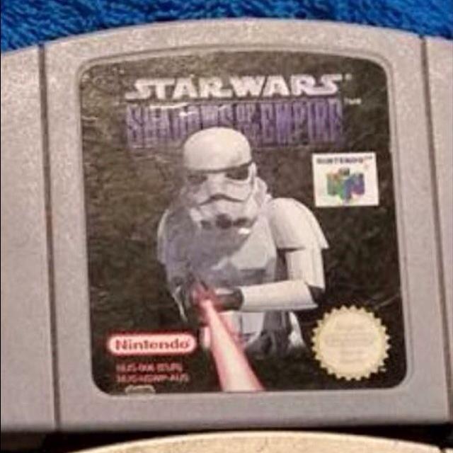 Kekaotik's tweet photo. Savaş insana bazen garip şeyler yaptırabilir. Bir stormtrooper'a selfi çubuğu ile selfie çekirebilir mesela. http://t.co/3oxXgO3nal