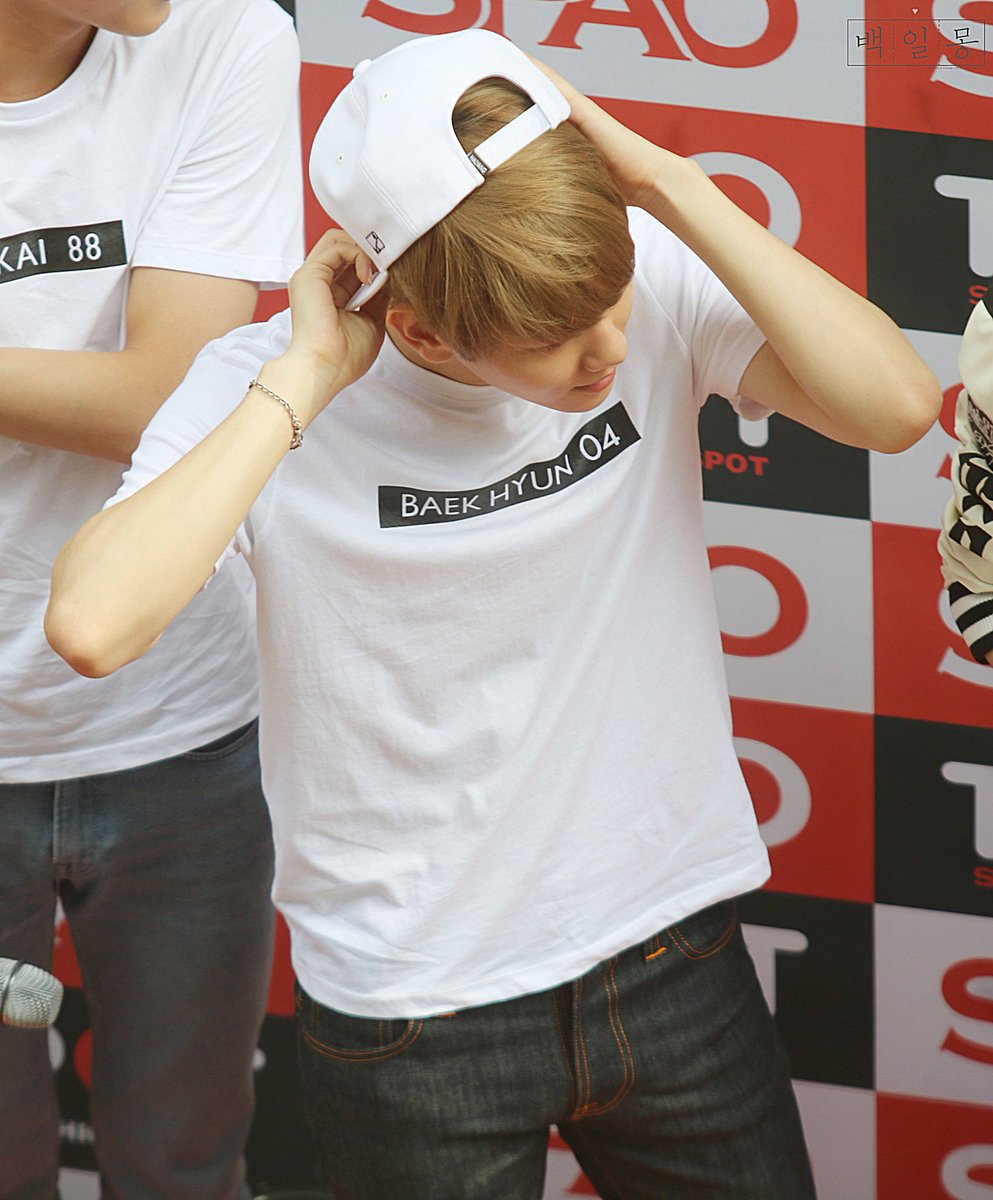 baekchanyl's tweet photo. #BAEKHYUN  Cr;day dream  http://t.co/k73K7Ygzo1