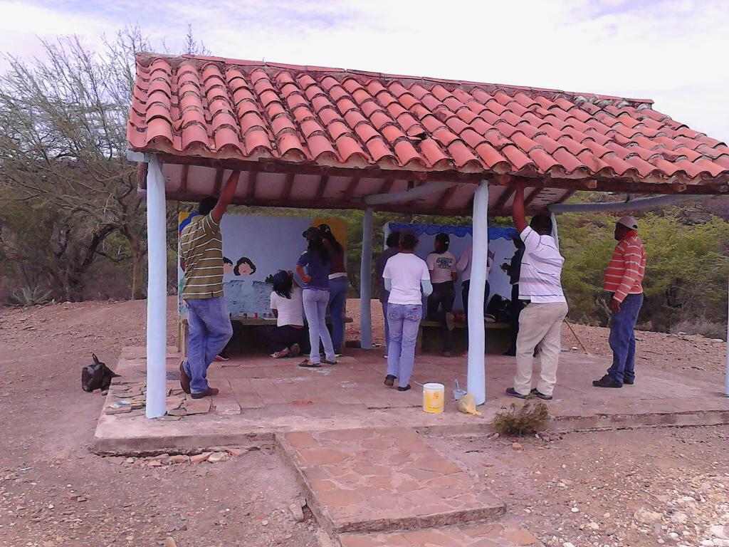 Sorayaachkar's tweet photo. La ESCUELA es un espacio público que a todos nos debe doler. Es una obligación ética mantenerla @HectoRodriguez http://t.co/GJO7tzVA94