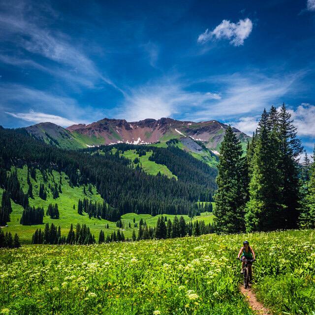 Doesn't get much better than the 401 in #CrestedButte! <a href="/VisitGCB/">Gunnison Crested Butte</a> <a href="/MTB_Home/">MTB_Home</a> Thanks to Big Al's for the rentals!