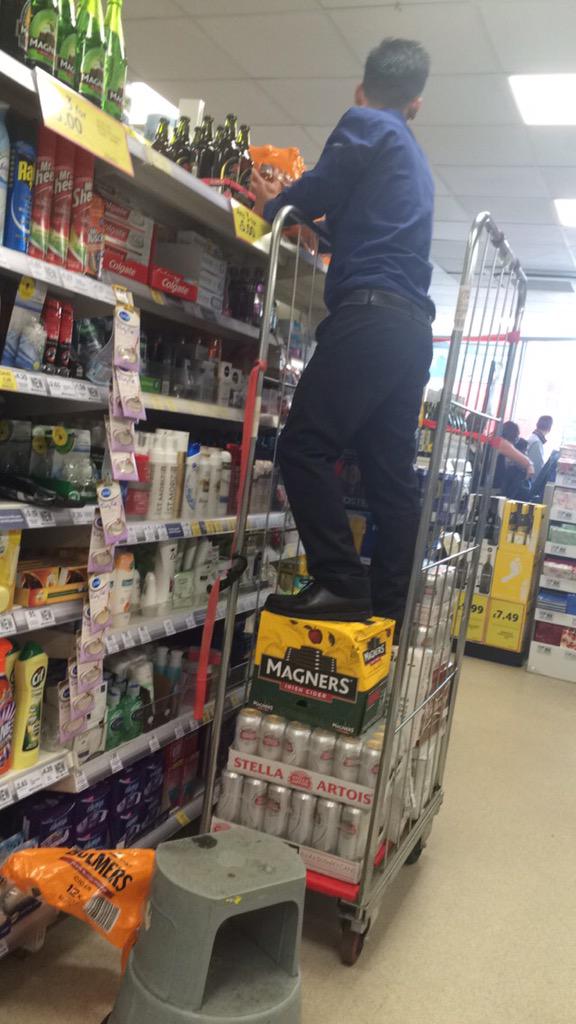 S_Lenny_06's tweet photo. @Tesco Solid health and safety training this one has had 😂😂 http://t.co/fWmgd1tP60