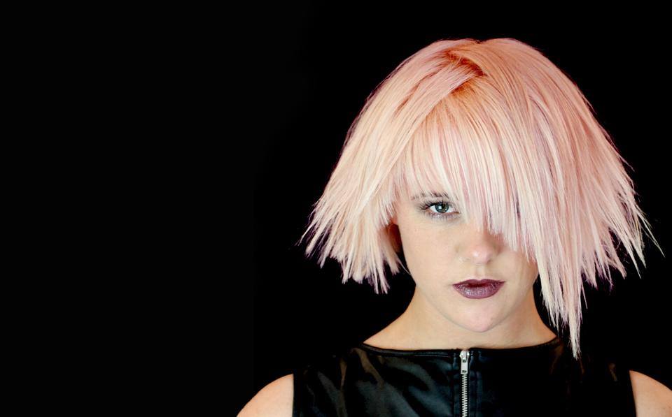 Want a FREE #hair restyle? <a href="/KaroliinaSHD/">Karoliina Saunders</a> in Highworth are giving you the chance to win here! bit.ly/1IAvbt9