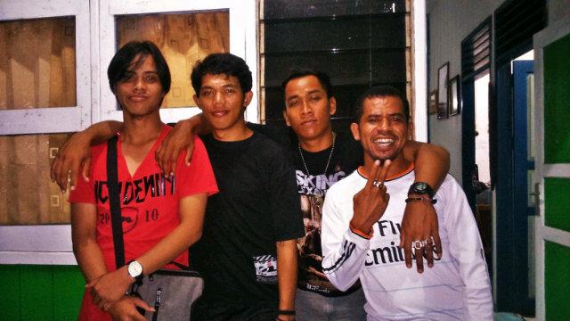 Firmaann2's tweet photo. Crew http://t.co/Bj4AEs9dwe