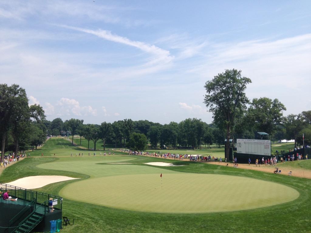 2015USWOatLCC's tweet photo. The calm before the crown. http://t.co/ZSf1XY6Ize