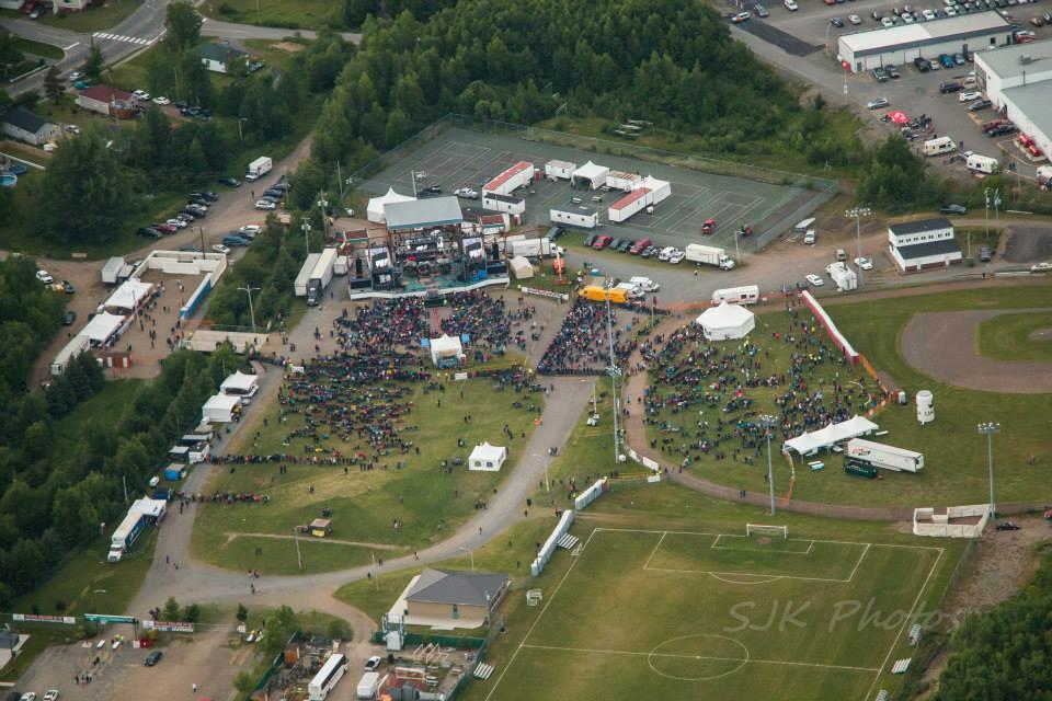 ChrisEnsingCBC's tweet photo. #salmonfest from the sky. First photo is Joanne King's Fogerty/2015 then @CBCbird's pix Maroon 5/2014 and Eagles/2013 http://t.co/oLlWCDyrB5