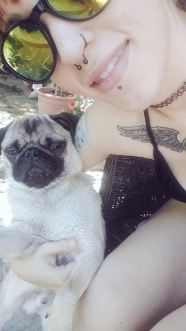 D&iacute;a de piscinita con mi amorcito <3 😝😍🐕 http://t.co/9iyYnmDp8j<a href="/tag/injusticia"class="tags"><span>#injusticia</span></a><a href="/tag/topami"class="tags"><span>#topami</span></a><a href="/tag/%C3%B1am%C3%B1am"class="tags"><span>#&ntilde;am&ntilde;am</span></a>