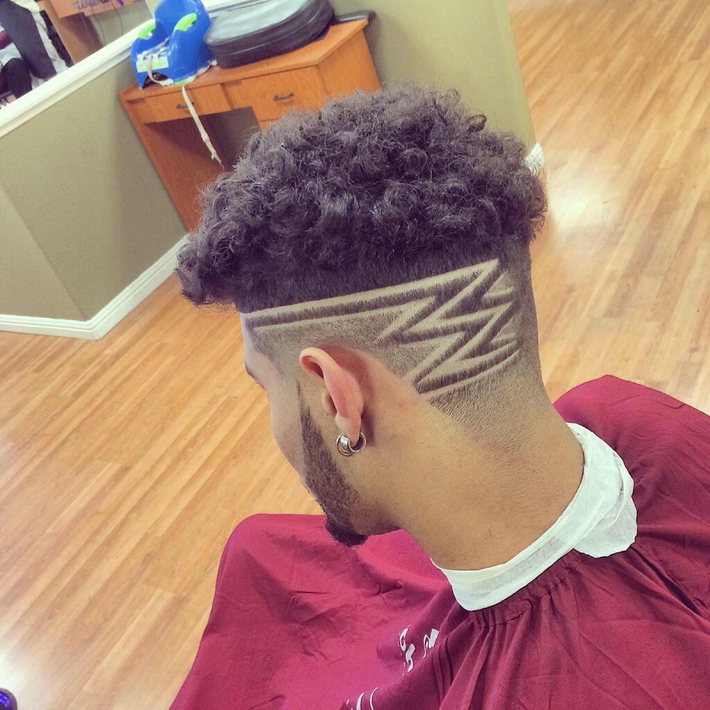 AbdiTV's tweet photo. When your barber could have been a surgeon but institutional racism limited his opportunity. http://t.co/oN71EdqRHz