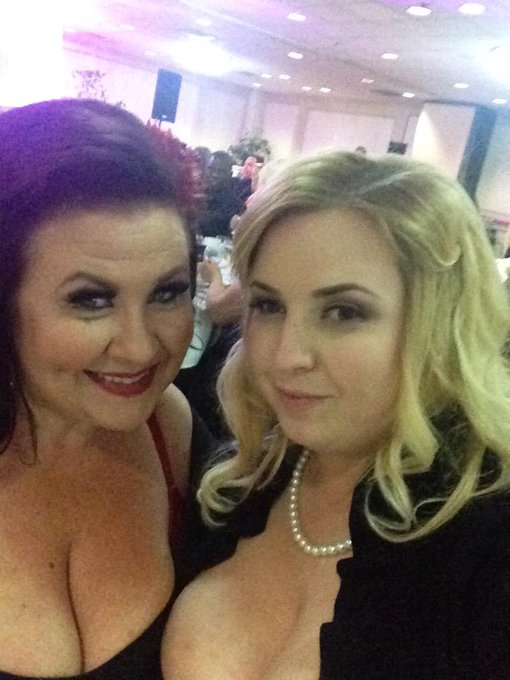 With the beautiful @ladylynnxxx last night at the Biggie Awards. Congrats #MILFOftheYear http://t.co<a class="tags" href="/tag/ladylynnxxx">@ladylynnxxx</a><a href="/tag/milfoftheyear"class="tags"><span>#milfoftheyear</span></a>