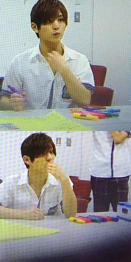 berryyydkkkh's tweet photo. ペン使い終わったら綺麗に並べた…？(上：Before、下：After) http://t.co/Dtm0nValEs