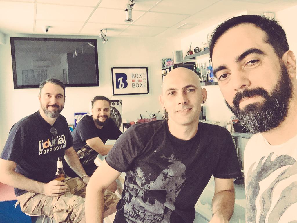 Aeroplastica's tweet photo. Estabamos de parranda ! #rock #pop #madrid #spain #music http://t.co/QFVeJb2bJy