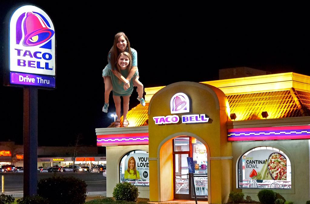 clairredavis's tweet image. Hi @thecorleychick in honor of your 19th birthday here are some pictures of us and our favorite things ilysm