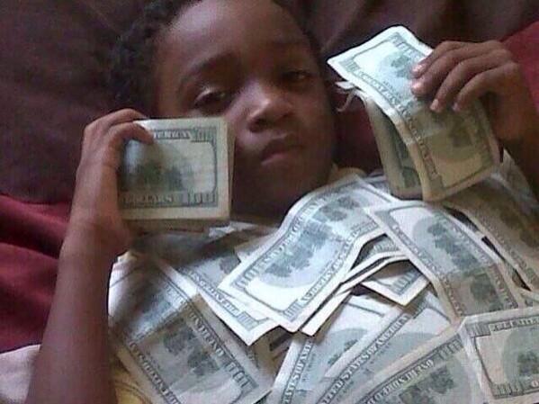 sabiastuque_'s tweet photo. Si me pagaran por reírme en momentos serio http://t.co/7DcbdO4SrV