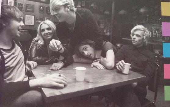 TheDreamOnBand's tweet photo. Sometime last night. http://t.co/6Jw9LkObs5