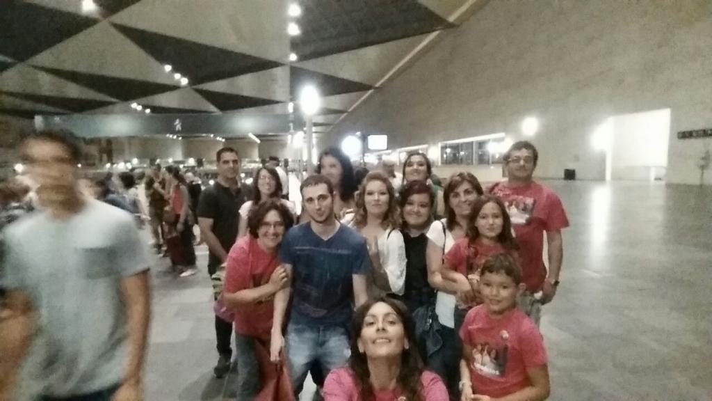 ruthfgg's tweet image. Como no teníamos sitio nos ha tocado esperar fuera #lasmodelos #finalbascula @labascula_ATV