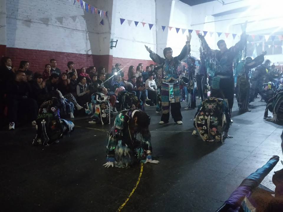 ZarabandaMurga's tweet photo. Zarabanda Arrabalera - Presentación en el Club José Soldati.
#DePasoFiestazo http://t.co/4GD130nQKv