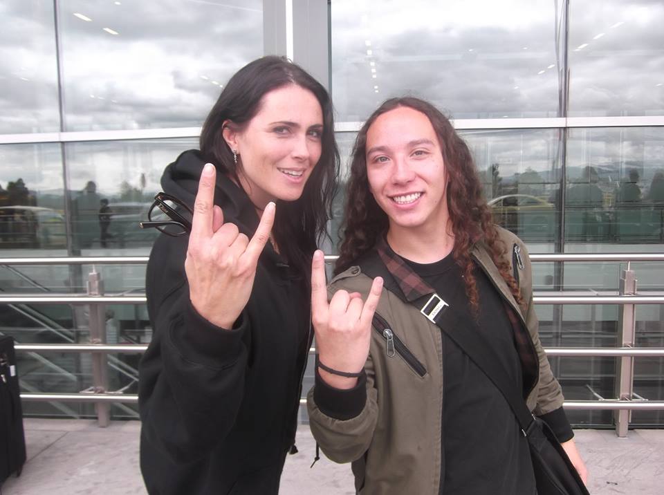 Happy birthday Sharon den Adel, a hug, a greeting, hope to see you again in Colombia  =) 
