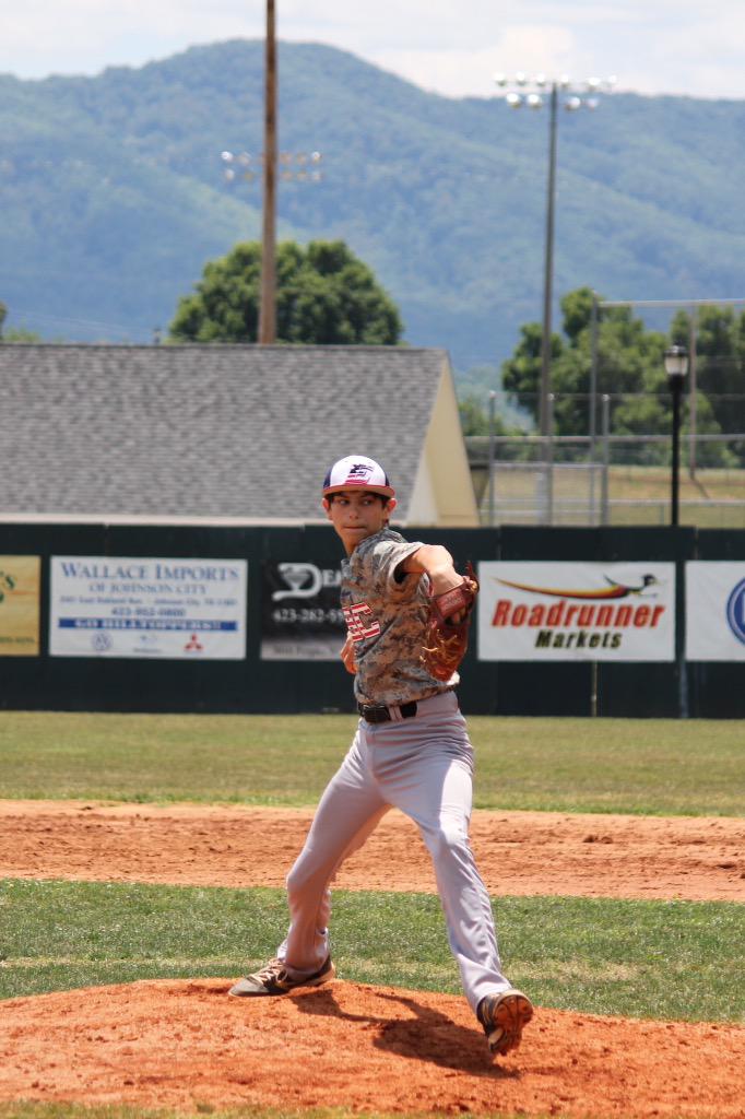devonart_44's tweet photo. Pitching in the Mountains of TN http://t.co/STCnVXf9lC