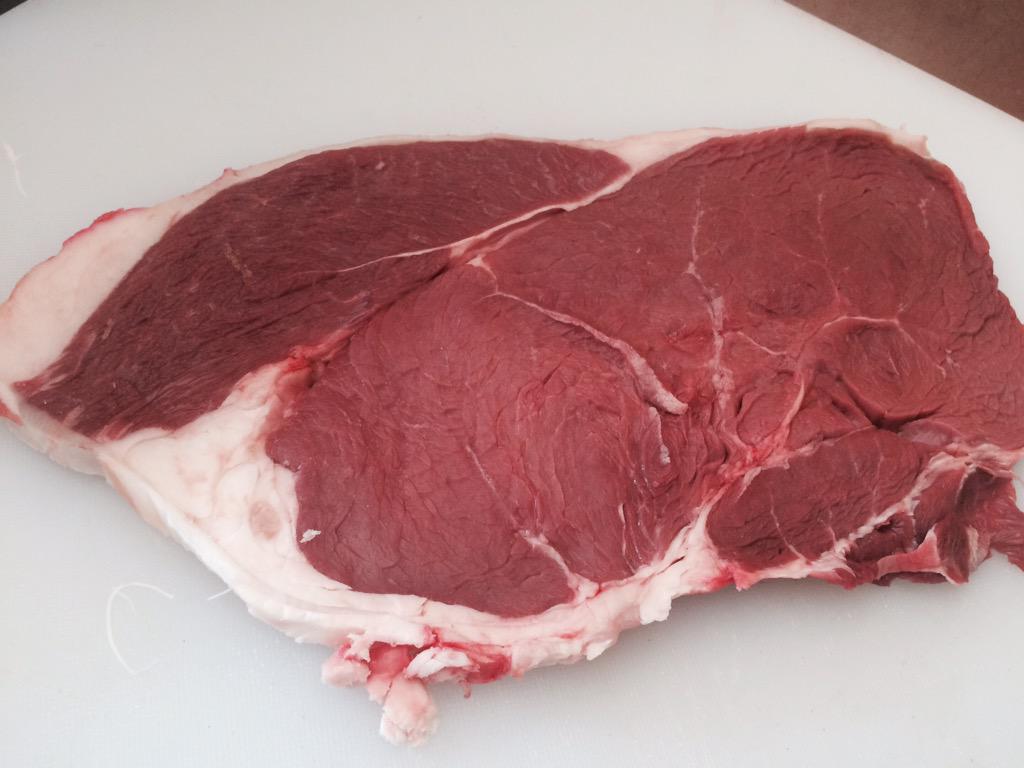 ECbeeffactory's tweet photo. Qué tal un sirloin marinado para este domingo de fútbol !! http://t.co/QmMKhJabw4