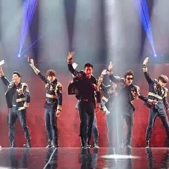 Annie__ELFishy's tweet photo. #ELFwillwaitforSJ #SS6EncoreDay2 "Ayer fueron sonrisas, hoy son lágrimas, mañana será un simple recuerdo." SJ & ELF http://t.co/ZoJm86g9vr