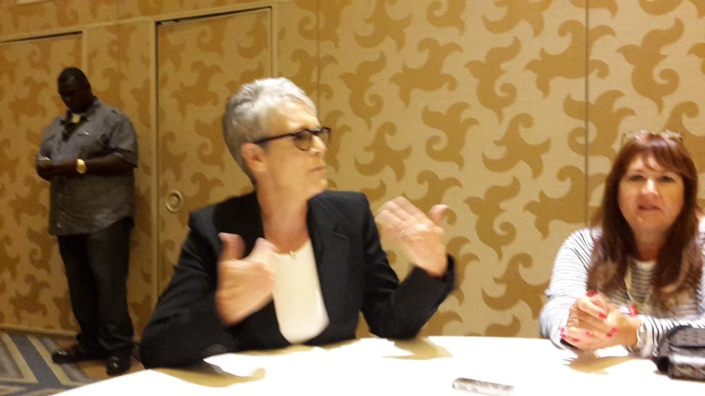 AwesomeArndt's tweet photo. The Icon! THE Legend! THE original @ScreamQueens #arndtman #AaInSD #sjtour http://t.co/U9mwtAMT0D