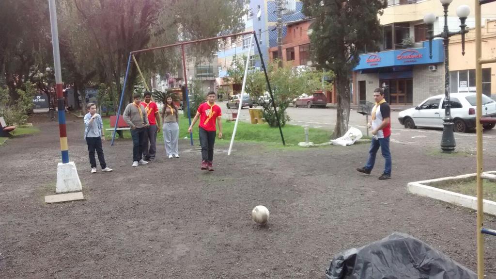 Maaay_Ramos's tweet photo. #desafioonline  Clube Luzeiros do Parque cumprindo o desafio!! @DoLuzeiros http://t.co/uXhXap3GHB