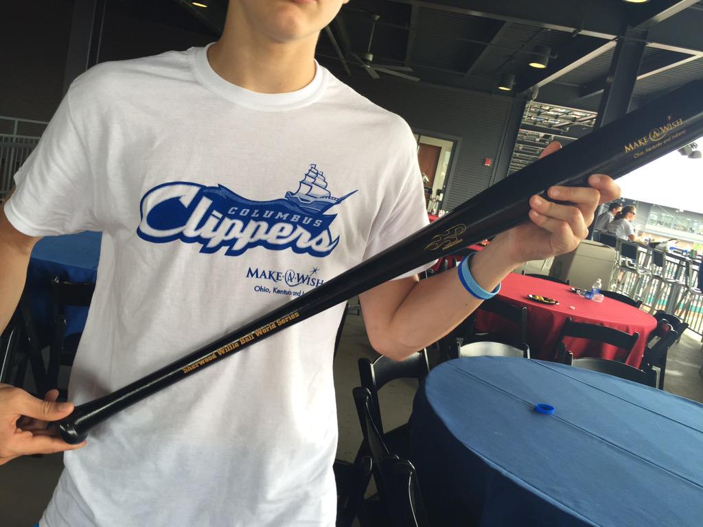 SherwoodWBWS's tweet photo. Thanks to @makeawishohkyin for the awesome bat!!! #4thWBWS http://t.co/W8OR6oDYH1