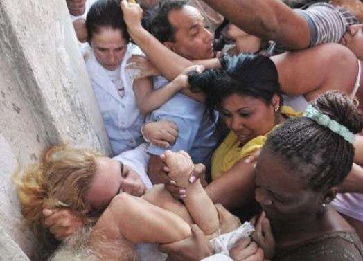 BAINOA76's tweet photo. Hoy #TodosMarchamos #Apariciones13M #CubaDecide que llevamos 56años de represión, abusos y violaciones a todos #DDHH http://t.co/snaZsiHUhE