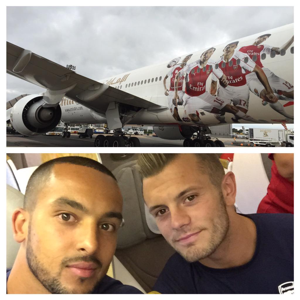 theowalcott's tweet image. En route to Singapore with @emirates #ArsenalSingapore