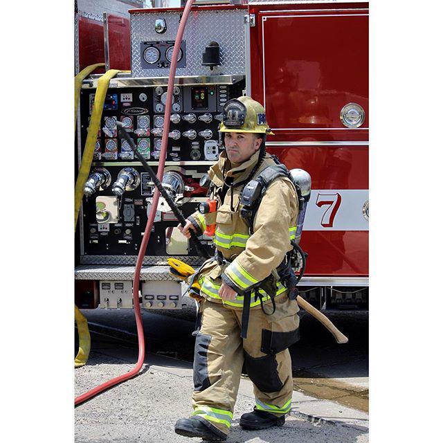 AFireStation's tweet image. Found this cool photo, not mine #kerncountyfiredepartment #kerncountyfire #kerncounty #engine41 #engineer #fire #fi…