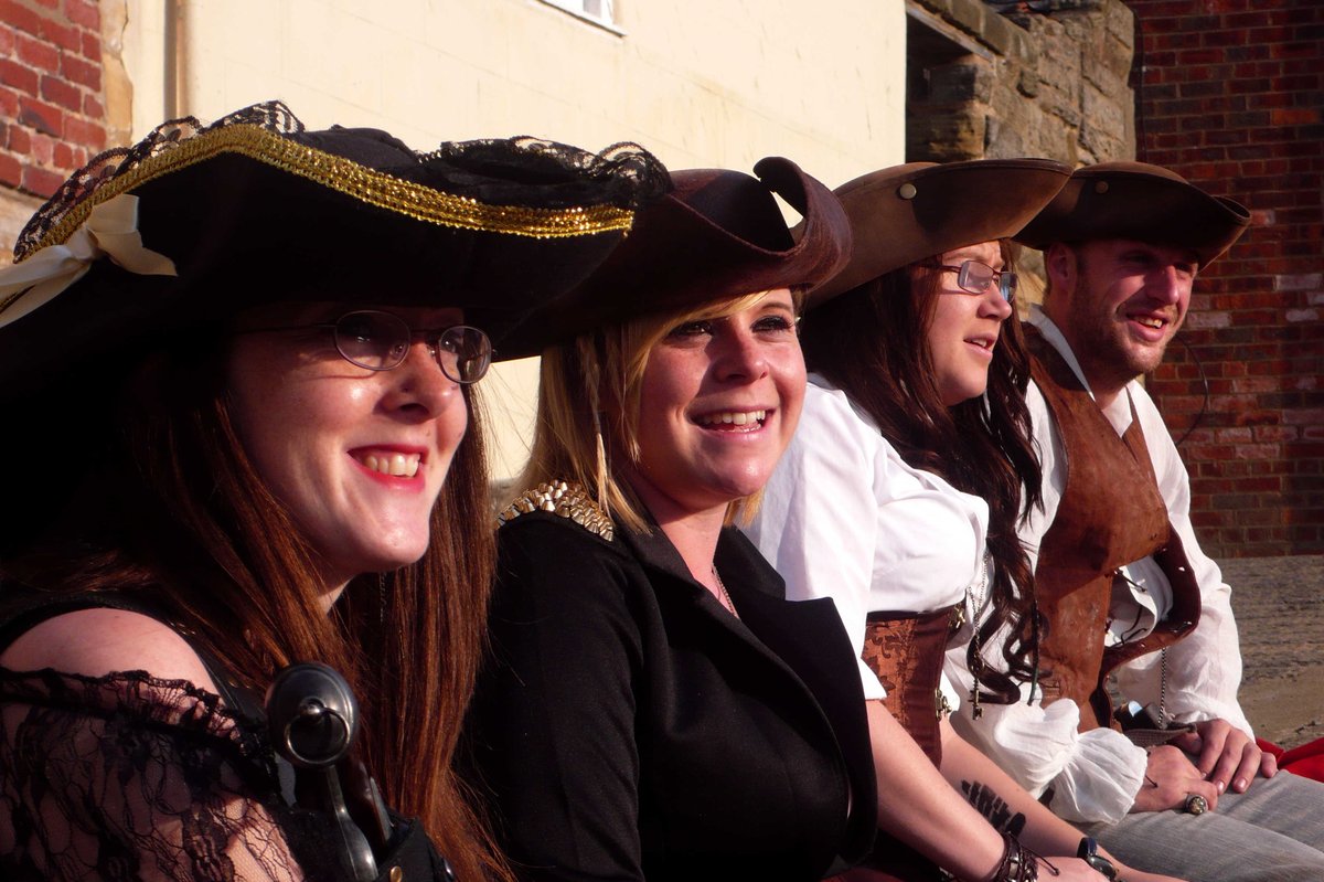 BarrysYard's tweet photo. A stroll at sunset this evening after the #Whitby Tortuga #Pirate Festival http://t.co/PN4mewJkea