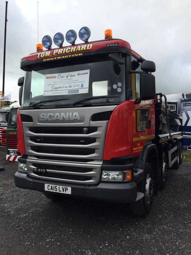 keltruck's tweet photo. @WalesTruckShow Another http://t.co/W4290wR8QV #Scania 8x4 goes on the road @RWKeltruck #SuppliedByKeltruck http://t.co/kE0JYejCXB