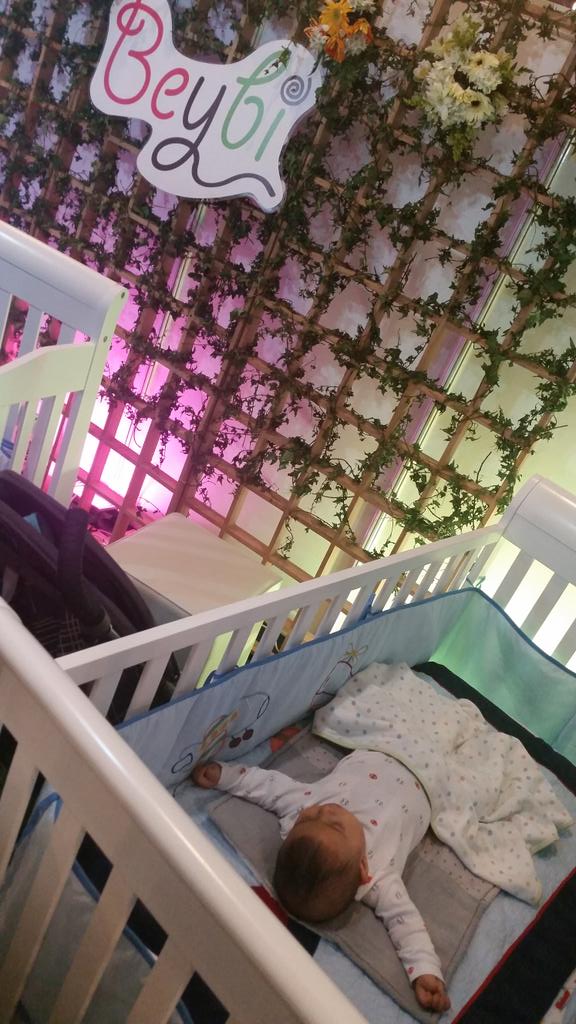 Después de recorrer <a href="/Expobaby/">ExpoBaby</a> 2015 en CCCT y mi rica lactancia llego la hora de dormir!!! #DomingoDeGanarSeguidores