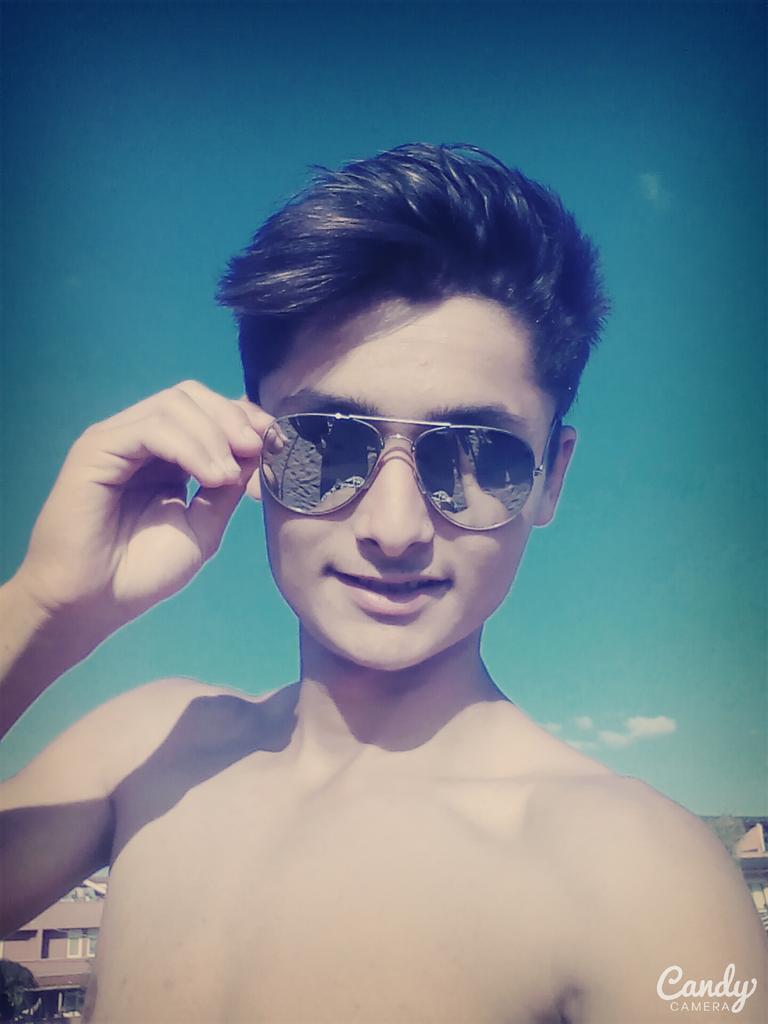 Merak etme bende iyi değilim küçük bayan.