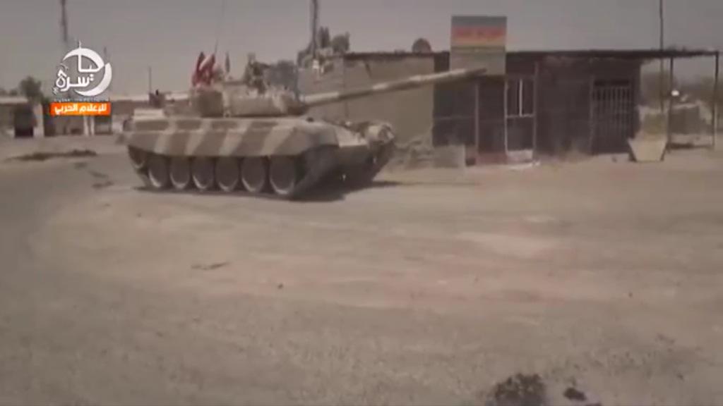 دبابات T-72 ايرانيه داخل العراق !! CJvWmSqWUAE_GKl