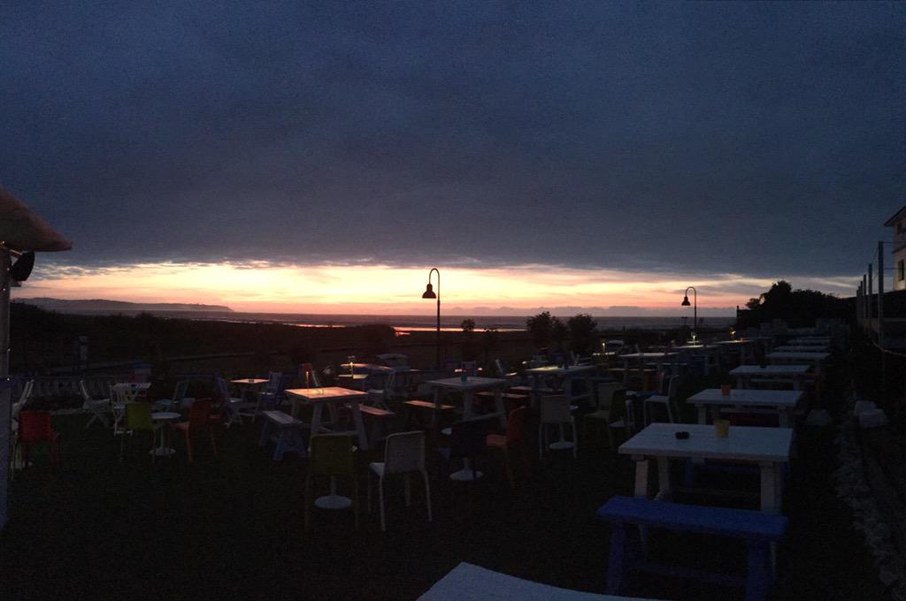 GueyuMar's tweet photo. yo os voy contando #puestadesol con terraza http://t.co/tmvmtAahW8