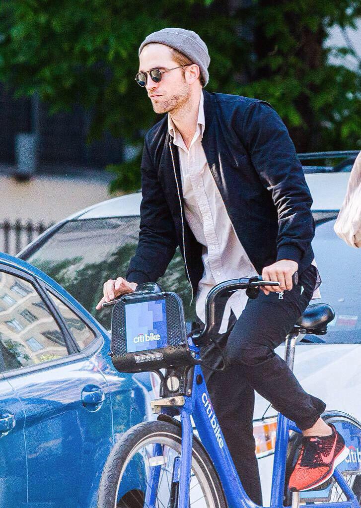 blondemel47's tweet photo. Me too👍❤ @socalmom2four So happy that Rob is able to do things like this again 🚴🏼 &amp; just live his life ❤️ #2015Rob ❤️ http://t.co/qZQ3wkpbcU