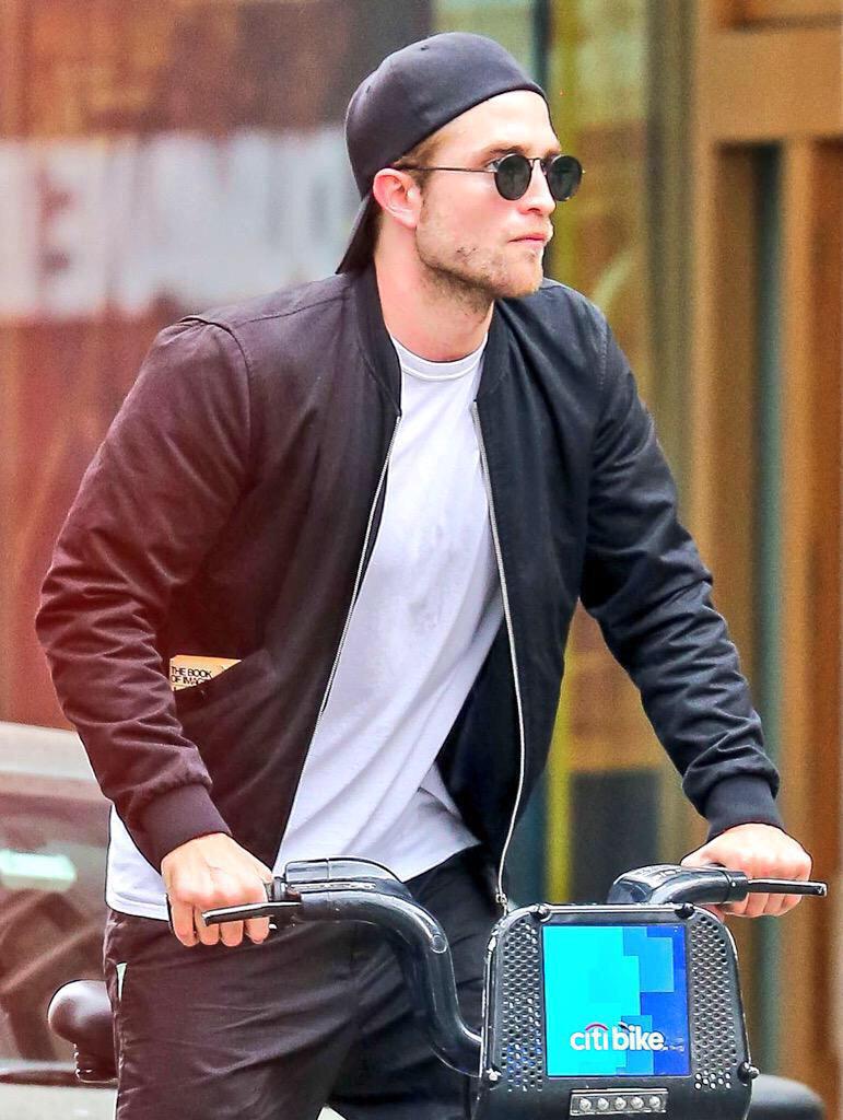 blondemel47's tweet photo. Me too👍❤ @socalmom2four So happy that Rob is able to do things like this again 🚴🏼 &amp; just live his life ❤️ #2015Rob ❤️ http://t.co/qZQ3wkpbcU