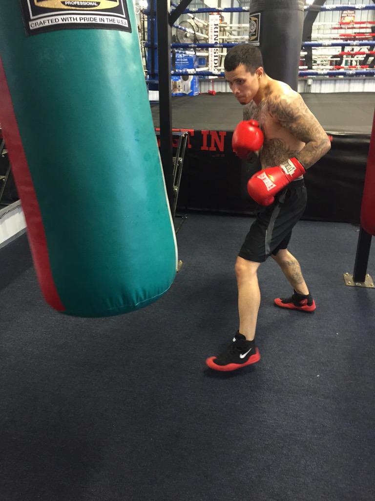 villainfy's tweet photo. @HerbertAcevedo1 @323Acevedo #rgba #riverside #kansascity #bkb #beastmode #villainfy #boxing #bigknockoutboxing http://t.co/MkPURFU0Kz