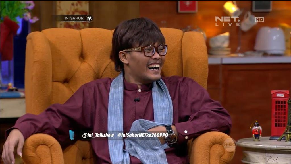 Duosolpet's tweet photo. Kang @newsuleprikitiw slalu terngiang nama syahda wkwkkkkk ngakakk abisss @Ini_Talkshow #IniSahurNETke26OPPO http://t.co/gno8eIf6lp