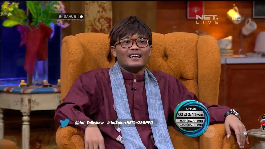 Duosolpet's tweet photo. Kang @newsuleprikitiw slalu terngiang nama syahda wkwkkkkk ngakakk abisss @Ini_Talkshow #IniSahurNETke26OPPO http://t.co/gno8eIf6lp