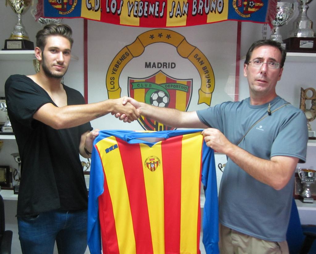 LosYebenesSB's tweet photo. Ruben Garcia Rojo"RUBEN"
@rubengr22 
Nuevo jugador de
CD Los Yebenes San Bruno procede
@atleticodepinto.
@FutMadrid http://t.co/bqBrkCVH14