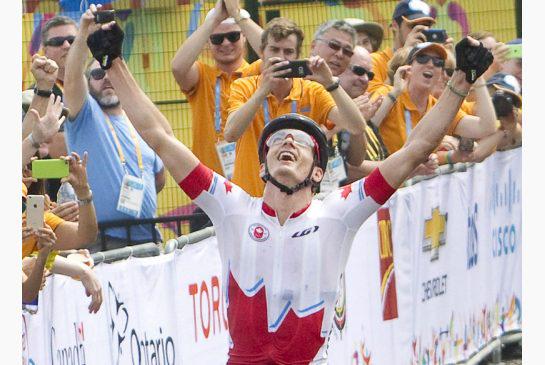 TorontoStar's tweet image. #TeamCanada’s @RaphaelGagne wins #PanAmGames gold in mountain biking, via @Aballinga 
on.thestar.com/1ShvVnP