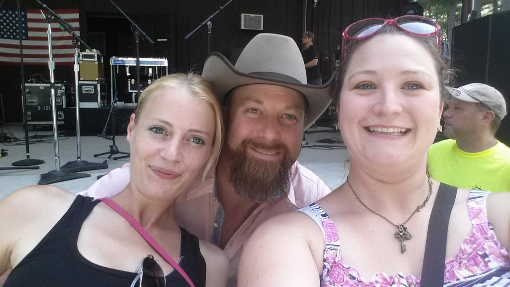 kt_beau's tweet photo. @fiddlestix76 great show at the Indian Ranch!! http://t.co/DPtQH9NLzh