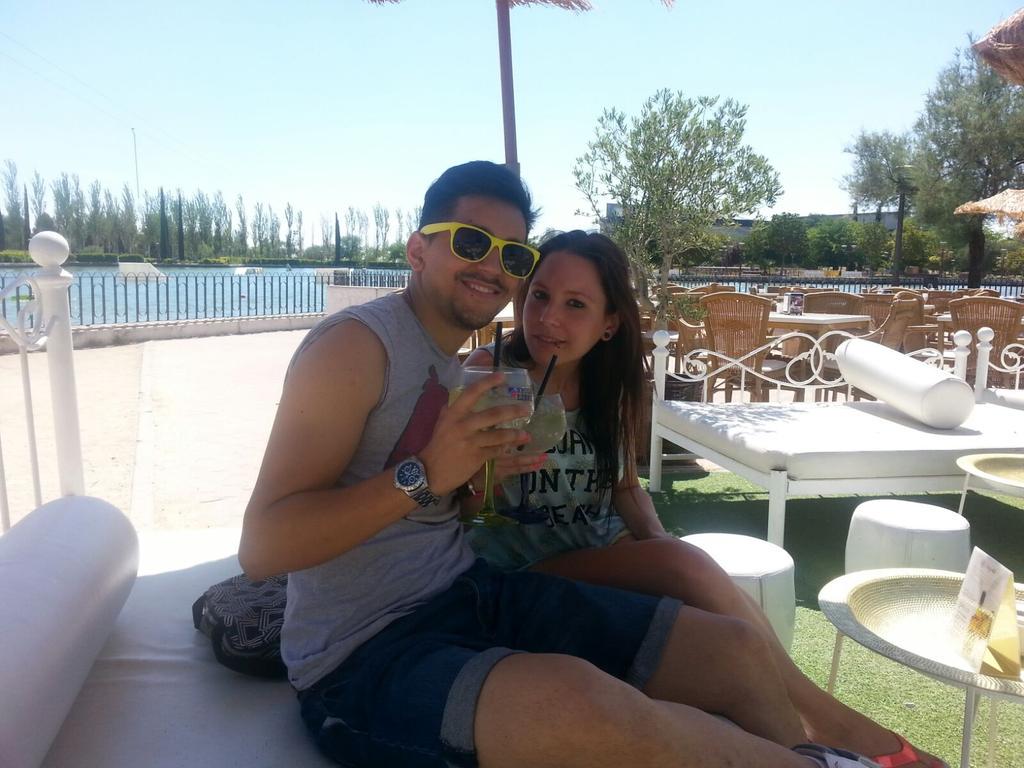 dabid89's tweet photo. Un finde con demasiada fiesta y pocas horas para dormir,pero no me arrepiento de nada.Me quedo con estas 2 imagenes http://t.co/poCUHlIPgP