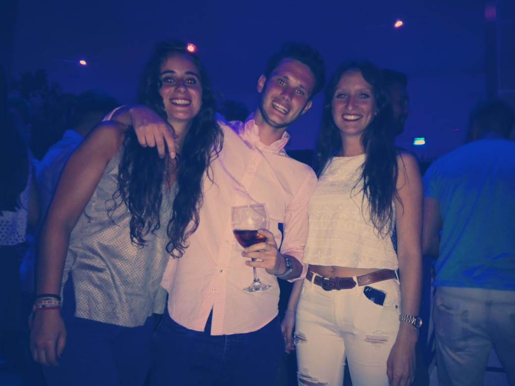 javinene93's tweet photo. Finde perfecto con gente de categoría!! 🙌🙌 @atunmentiende @SosJulia @mariajoanguiano http://t.co/QTnjCcZ9rF