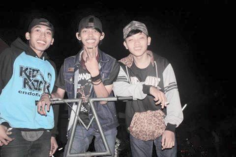 InayScoot tweet media