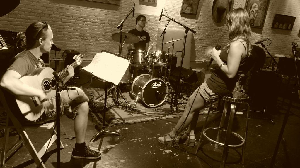 SissyFromSicily's tweet image. Soundcheking at @ShapeShifterLab ◇♤
#Brooklyn #shapeshifterlab #jazz #music #musiclife #NYC #Sicilia #Sicily